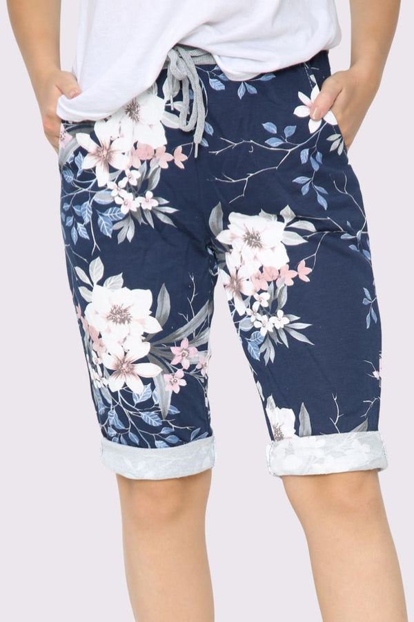 Italian Placement Lilly Print Cropped Pants