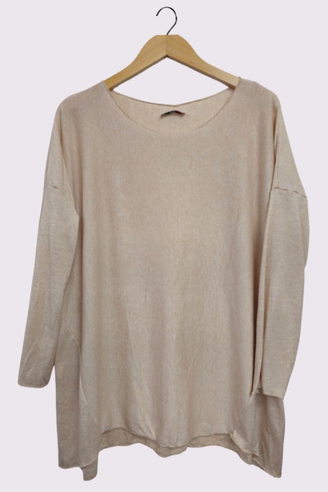 Plain Dipped Hem Viscose Top