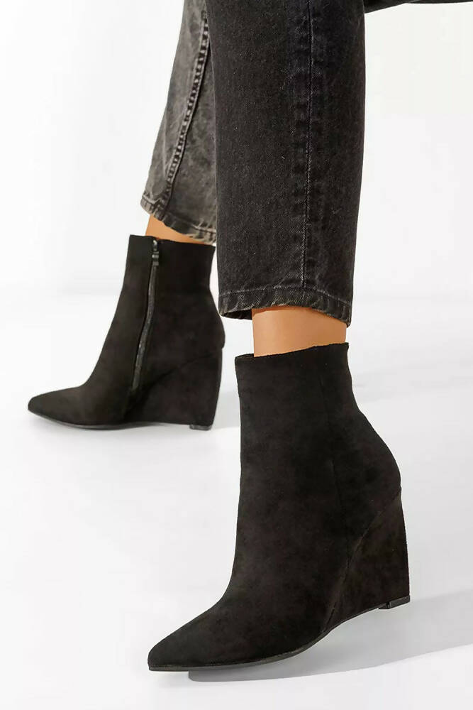 Black suede wedge heel 2024 boots